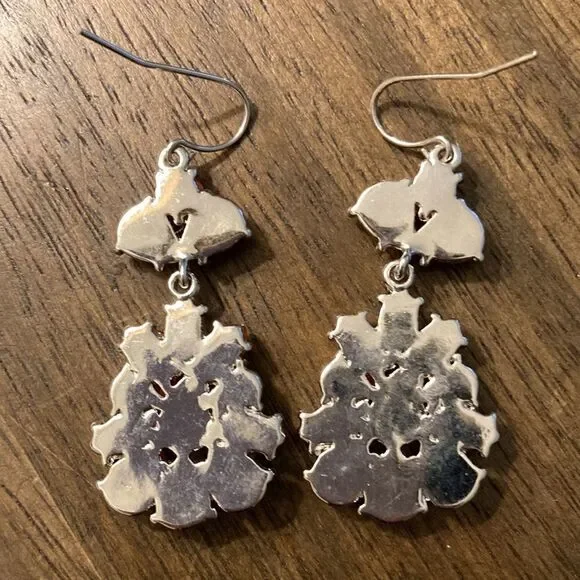 Vintage Avon Chandelier Silver tone Earrings with Faceted Orange Gem Stones. - Picture 3 of 3